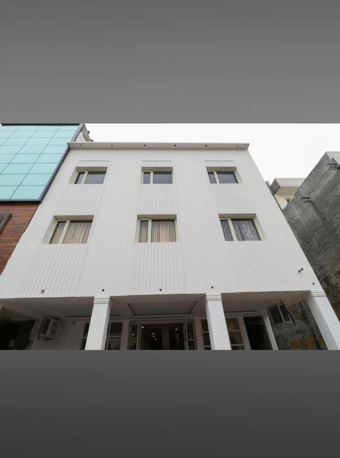 Hotel Almond Zirakpur Exteriér fotografie