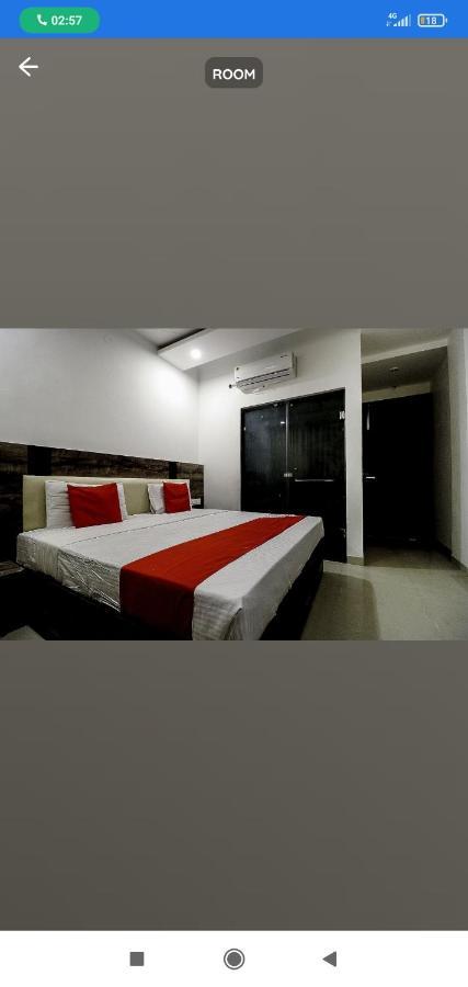 Hotel Almond Zirakpur Exteriér fotografie